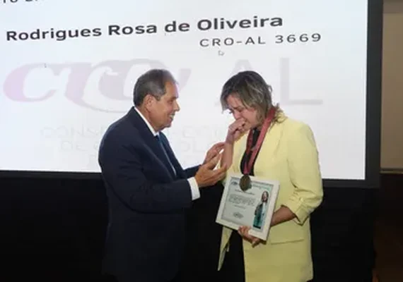 CRO-AL homenageia profissionais com Medalha Prof. Renato Gama durante Semana Odontológica