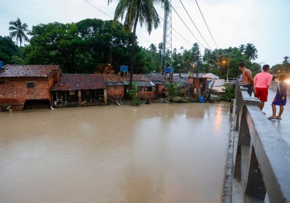 Fortes chuvas: Defesa Civil e Bombeiros monitoram rios e lagoas do Estado