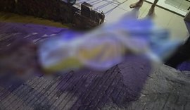 Jovem é executada a tiros na porta de casa em bairro de Maceió