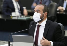 Davi Maia critica nota da Secretaria da Saúde de AL sobre denúncia de 'super salários'