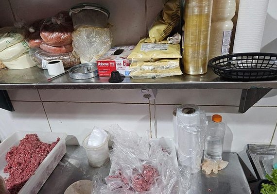Lanchonete é interditada por más condições de higiene no bairro de Jatiúca