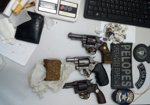 Jovem foi preso em Arapiraca com drogas e armas