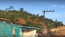 Rio Jacuípe transborda e atinge 'teto' das casas; imagens impressionam
