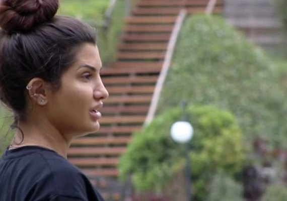 'A Fazenda 13': Marina Ferrari reflete sobre ações de amigo e chora