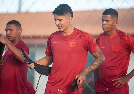 Presidente do CRB confirma saída do zagueiro Caetano