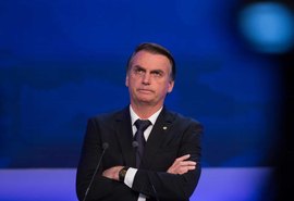 Parlamentares criticam fala de Bolsonaro sobre agredir jornalista