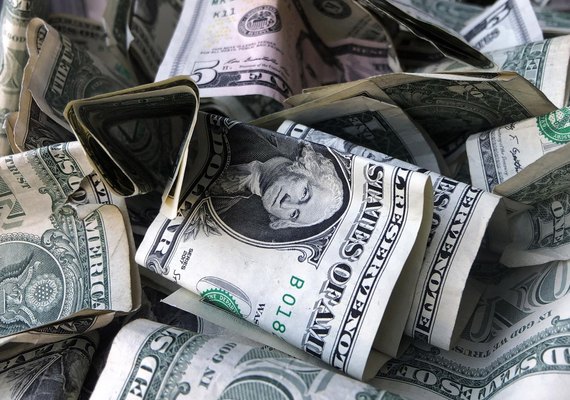 Dívida global atinge US$ 365 trilhões e bate novo recorde histórico