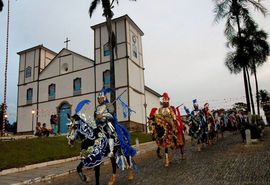 Festas do Divino Espírito Santo movimentam destinos nacionais