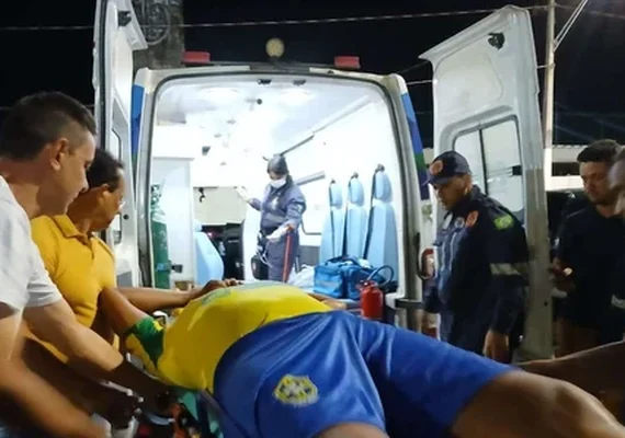 Júnior Baiano passa mal estar durante jogo de futebol em AL