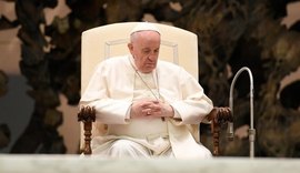 Papa Francisco tem noite tranquila sem nova crise respiratória, diz Vaticano