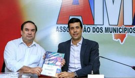 Secretário de Educação participa de reunião sobre Programa Escola 10