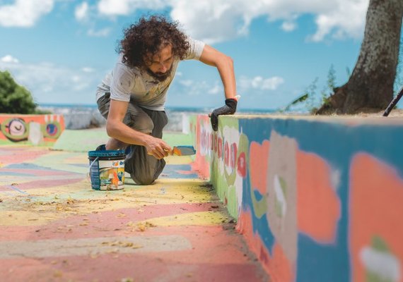 Projeto 'Colorir é Legal' realiza intervenções em áreas públicas de Maceió