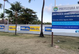 Mesmo condenado, JHC ignora Justiça e espalha publicidade institucional por toda Maceió