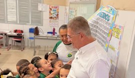 São Miguel dos Campos entrega de mais de 10 mil kits de fardamento escolar