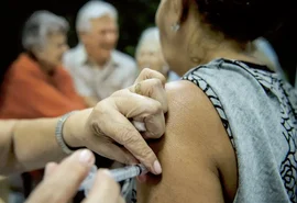 Municípios podem definir os públicos para vacinação contra a gripe; entenda