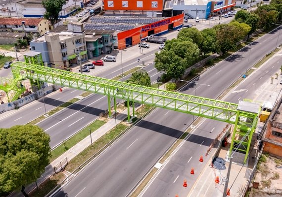 Instalação de passarela interditará trecho de avenida em Maceió