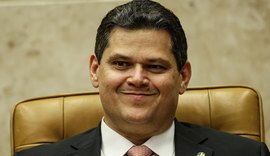 'Fala, meu amor' e 'Sou seu irmão': mensagens revelam proximidade entre Alcolumbre e Vorcaro
