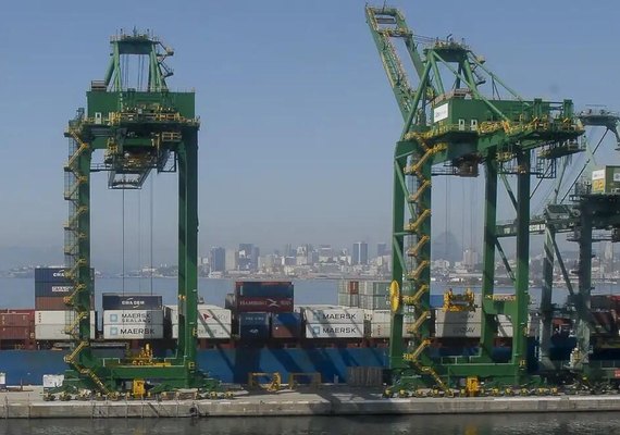 'Marco lastimável': governo brasileiro critica tarifaço dos EUA e promete resposta