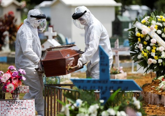 Brasil ultrapassa 254 mil mortes por Covid-19 e tem pior média móvel da pandemia