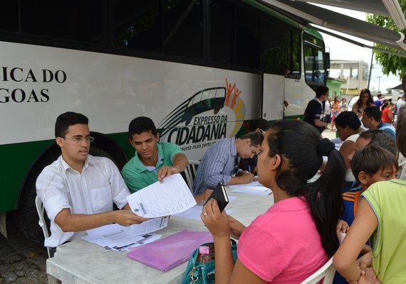 Programa Expresso da Cidadania leva serviços a municípios do Litoral Sul de AL