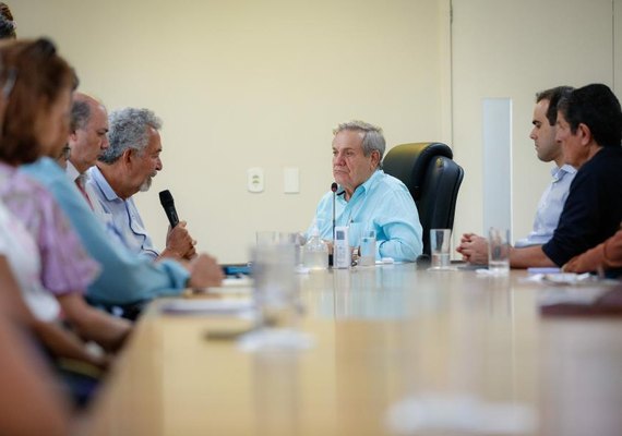 Ronaldo Lessa discute criação de programa estadual para produção da própolis vermelha