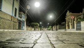 Prefeitura de Penedo amplia troca de lâmpadas antigas por luminárias de LED