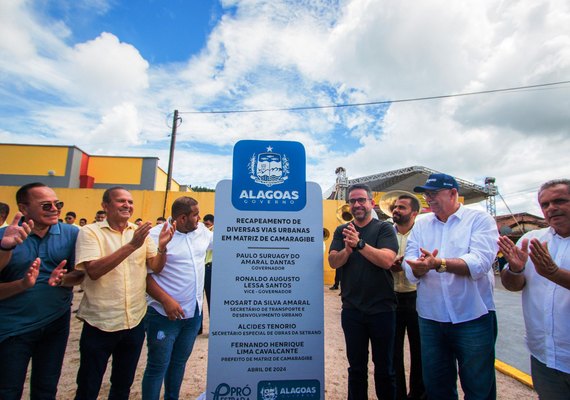 Governador de AL celebra os 66 anos de Matriz de Camaragibe com entrega de obras do Pró Estrada