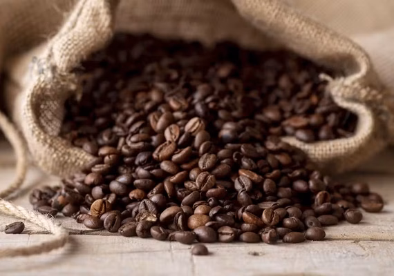 Mercado do café segue volátil diante de tarifaço dos EUA e fluxo logístico do grão preocupa