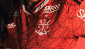 Com destaque para o vermelho, Flamengo lança seu terceiro uniforme para a temporada 2026