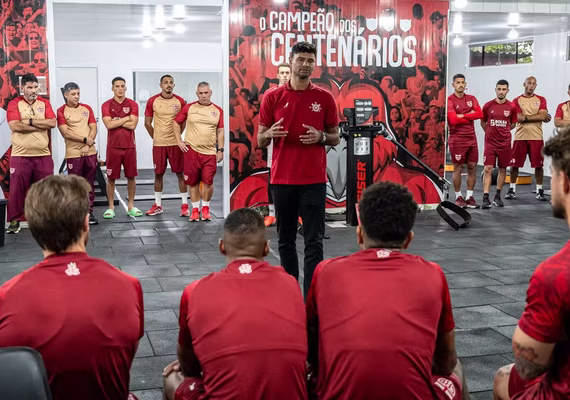 Gum inicia trabalho no CRB e será apresentado durante a semana