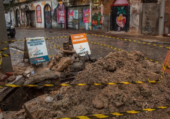Algás é notificada após danificar tubulação de drenagem no Jaraguá