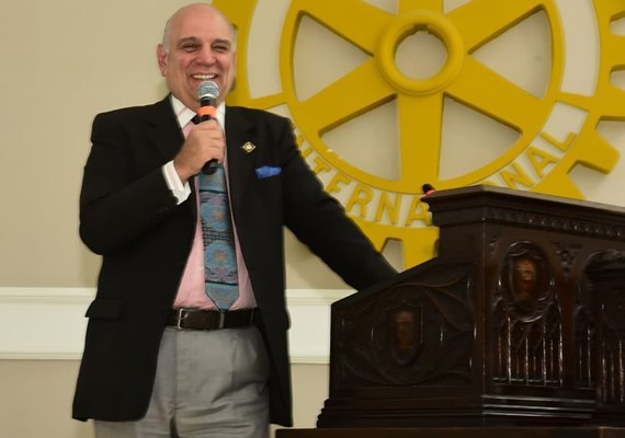 Cesar Romão realiza palestra no Rotary Club São Paulo