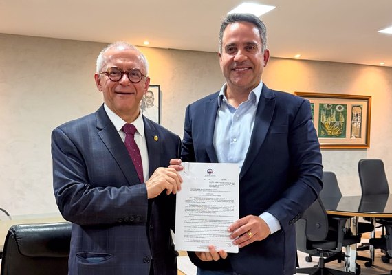 Paulo Dantas sanciona lei que reorganiza serventias extrajudiciais