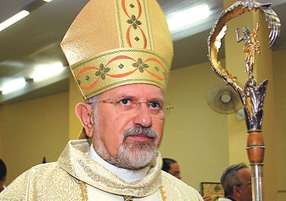 Arcebispo pede que fiéis do grupo de risco assistam Missa do Galo em casa