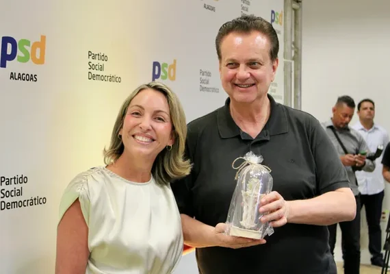 Thais Canuto sela pré-candidatura em ato com Kassab