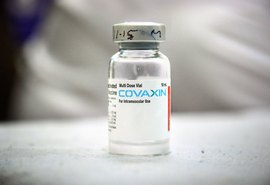 Ministério Público e Tribunal de Contas suspendem compra de vacina indiana