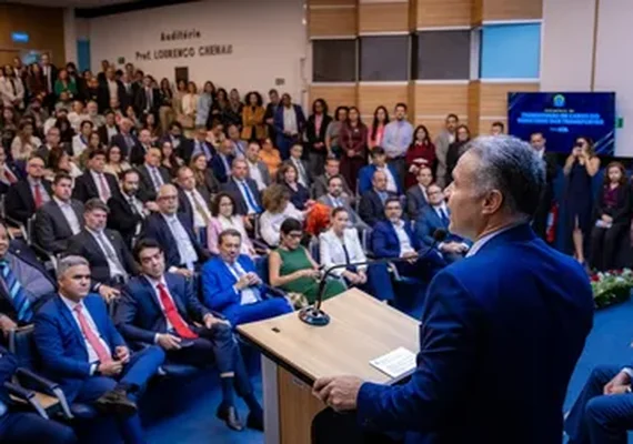 Renan Filho assume Senado e se habilita para disputa ao governo de AL
