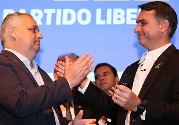Flávio Bolsonaro aponta fatores que levaram à escolha de Alfredo Gaspar como vice