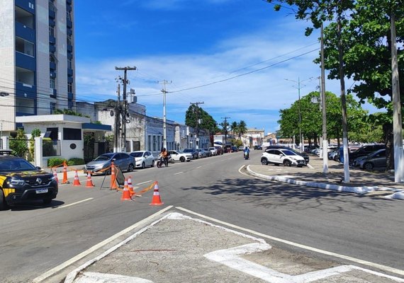 Avenida da Paz é interditada nos dois sentidos para obras da BRK Ambiental