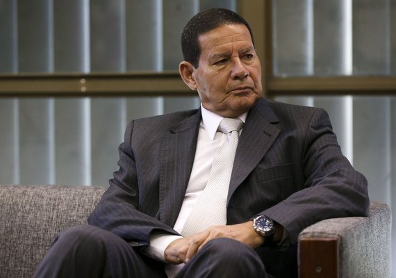 Mourão diz que vai aumentar o tempo de serviço de militares para a aposentadoria