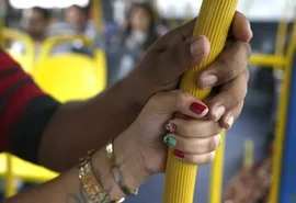 Mãe persegue ônibus, caça e prende tarado que importunou sua filha de 17 anos