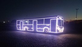 Ônibus do SIMM recebem iluminação para o Natal
