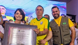 Vídeo: Em Maceió, Bolsonaro pergunta 'quem é você?', para vereador aliado