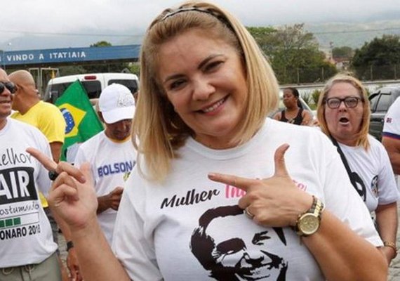 Mãe de Renan Bolsonaro assume ser a dona de mansão de R$ 3 milhões; entenda