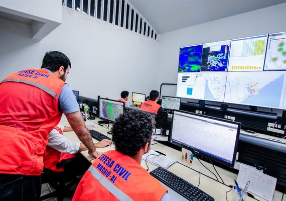 Saiba como acionar a Defesa Civil no final de semana