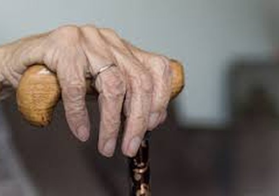Idosa de 90 anos é abusada sexualmente por parente no estado de Goiás