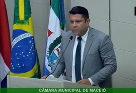 Líder do MDB, Allan Pierre começa mandato em Maceió com pé direito
