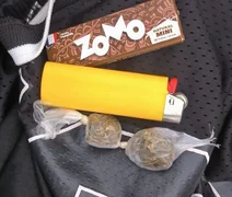 Homens são flagrados com drogas e detidos no Marco dos Corais