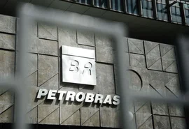Petrobras afirma que suspensão de reajuste já anunciado traria 'desabastecimento' e 'caos'