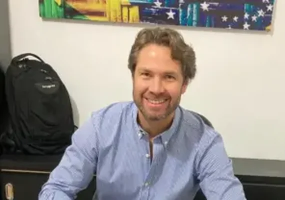 Corujão da saúde e wi-fi gratuito: Vilela destaca ações do PSDB na TV